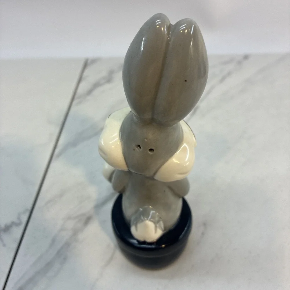 1995 Warner Bros Bugs Bunny Salt Shaker